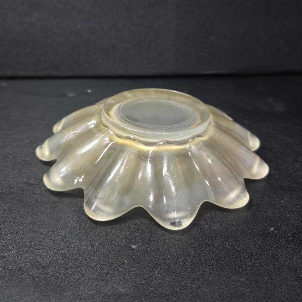 Frosted Clear Petal‎ Design Trinket Dish, Vintage Floral Plate, Made In USA Tray - Picture 8 of 11